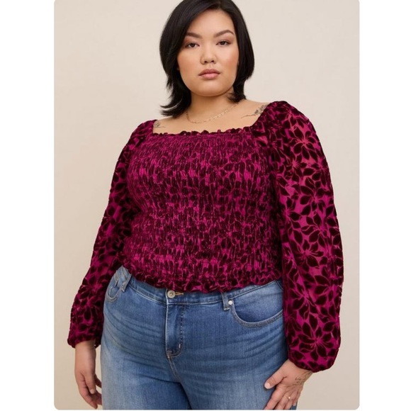 NWT | Torrid | Velvet Smocked Blouson Sleeve Crop Top | Size 2X - Picture 3 of 10
